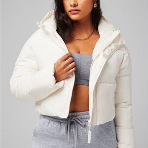 Fabletics Essential Cropped Hooded Puffer Jacket / Bone